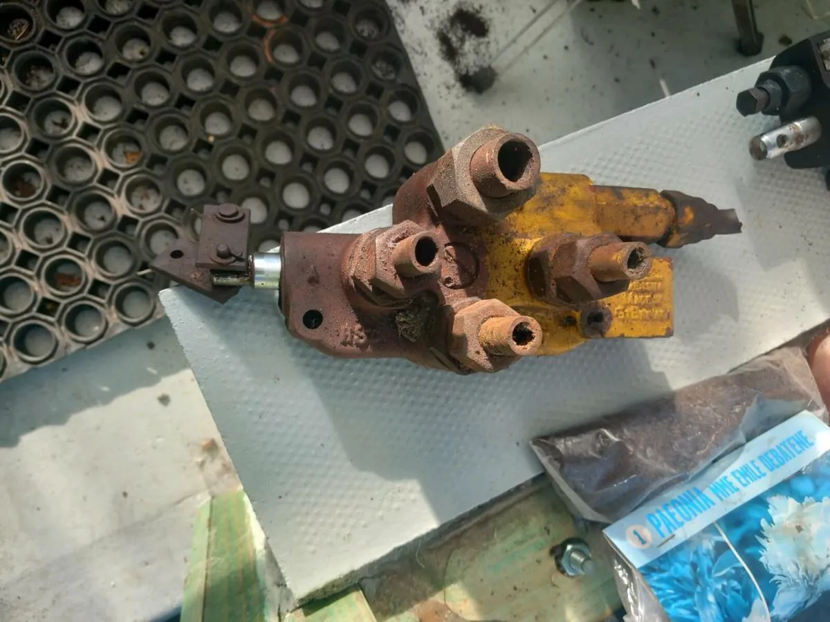Hydraulic valve chests - Image 3