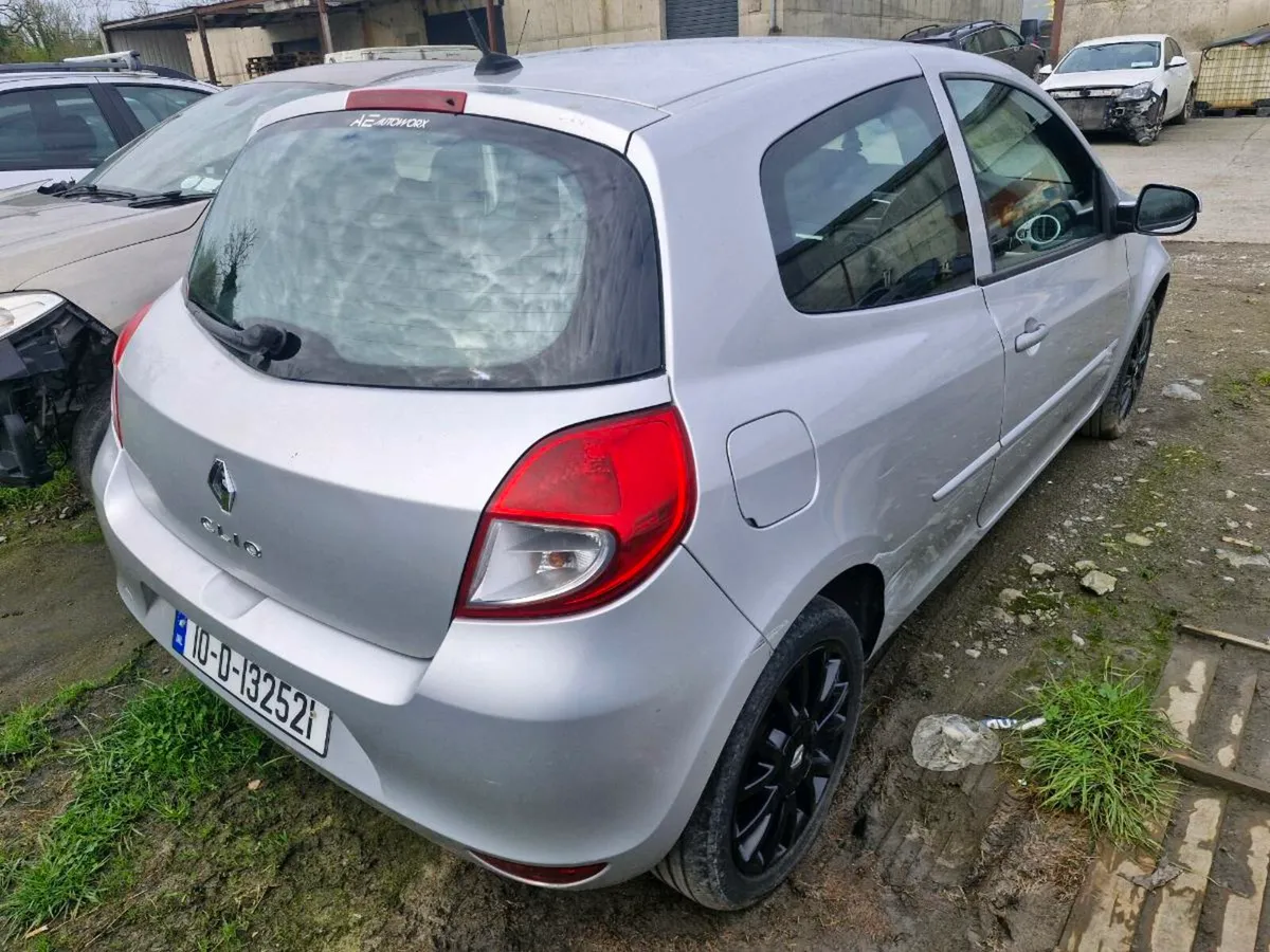 2010 Renault Clio parts - Image 4