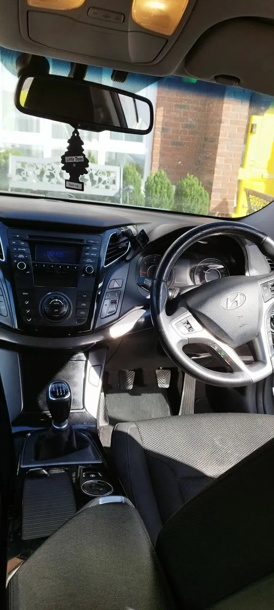Hyundai i40 2011 - Image 2