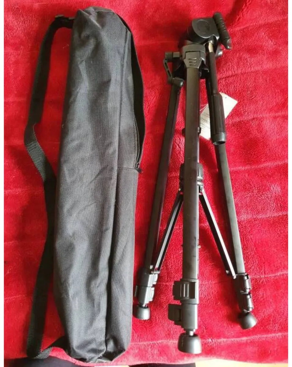 Camera tripod - Image 1