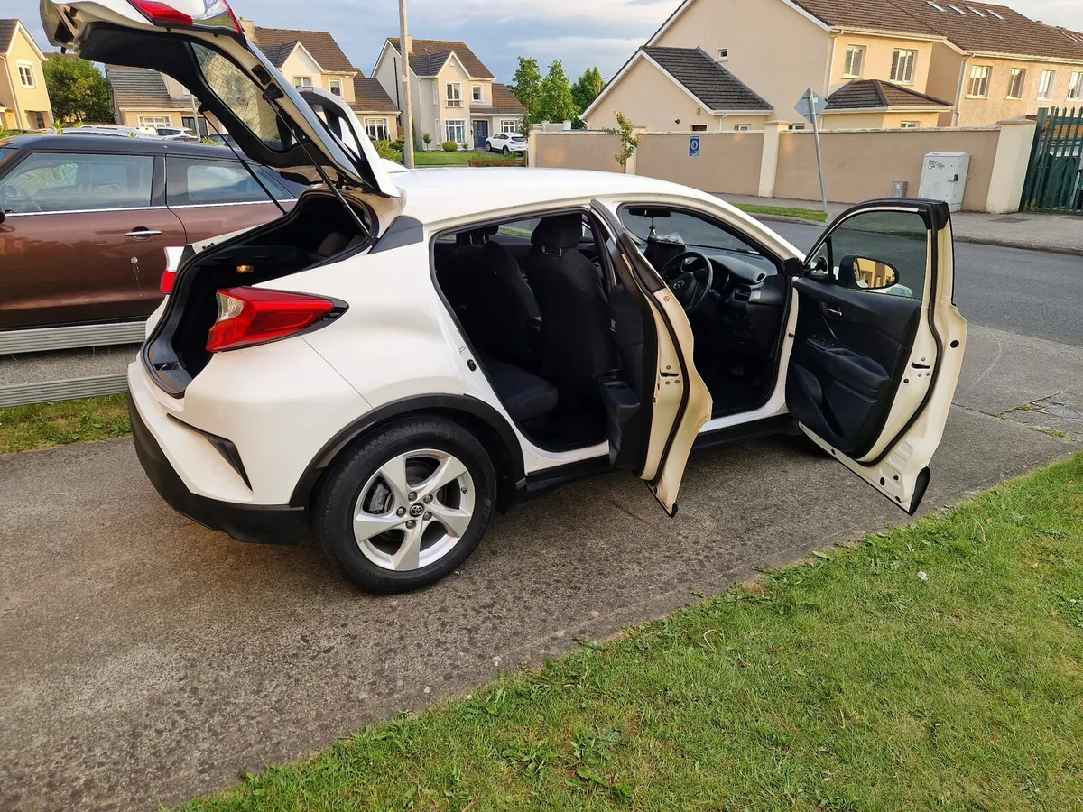 Car - Image 3