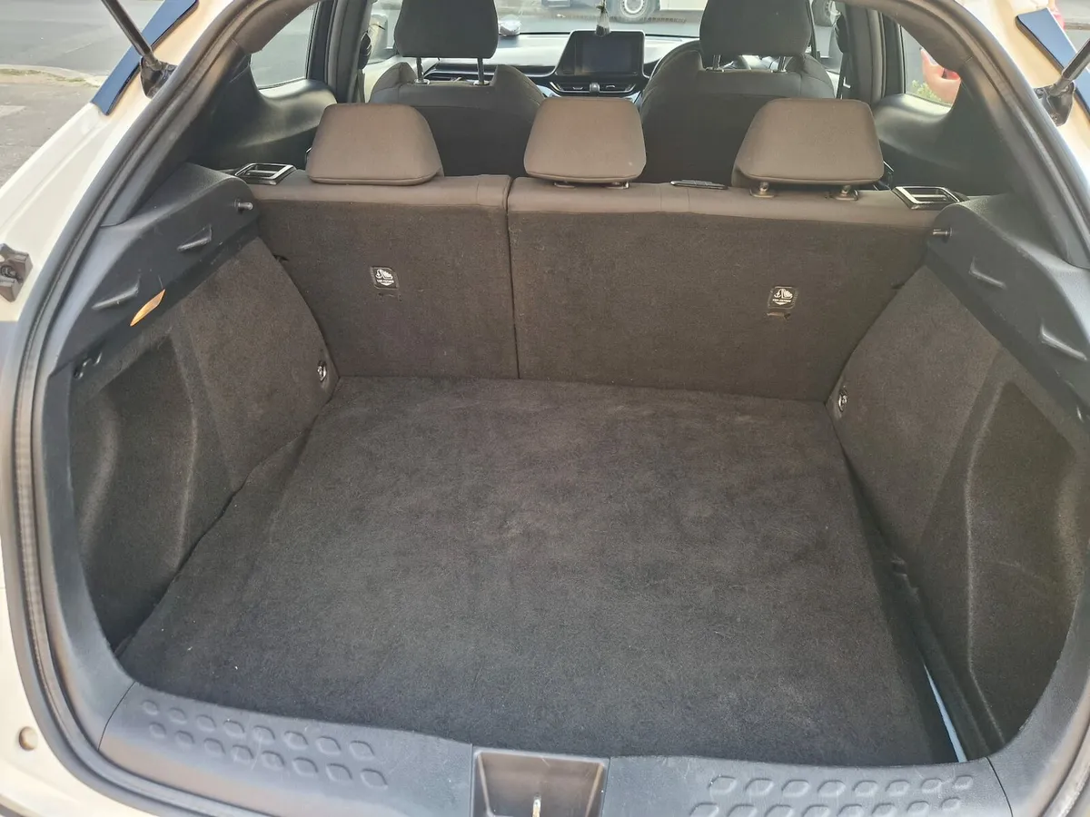 Car - Image 4