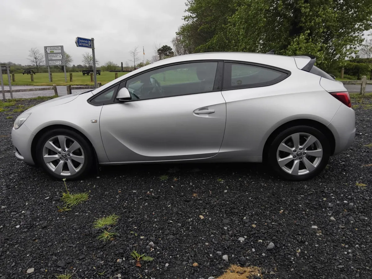 Opel Astra 2012 Stunning Ready to drive away today - Image 3