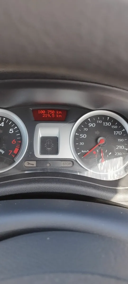 Renault Clio 2010 - Image 2