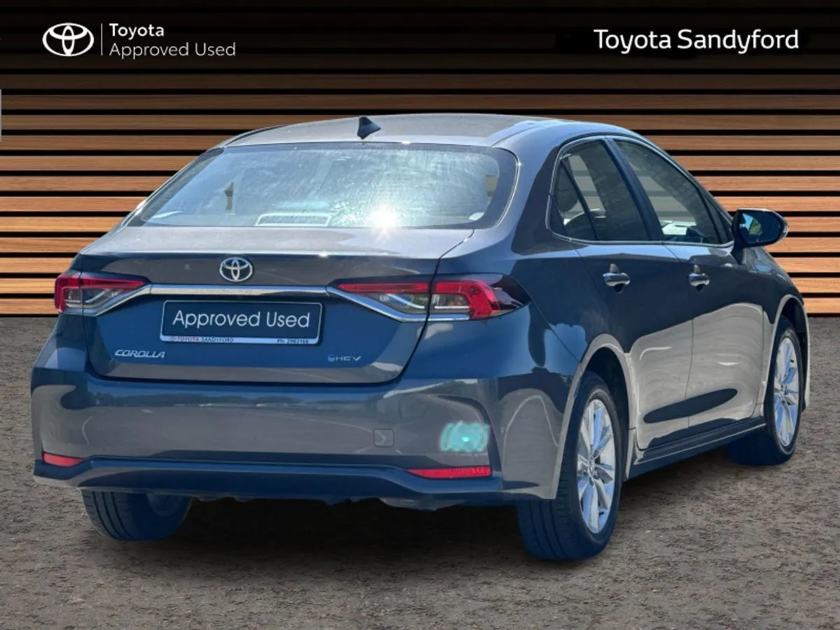 Toyota Corolla Hybrid Luna Auto Saloon // Toyota - Image 2