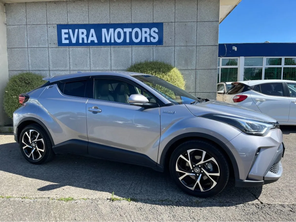 Toyota C-HR SOL Hybrid Automatic 1.8 Petrol //hig - Image 3