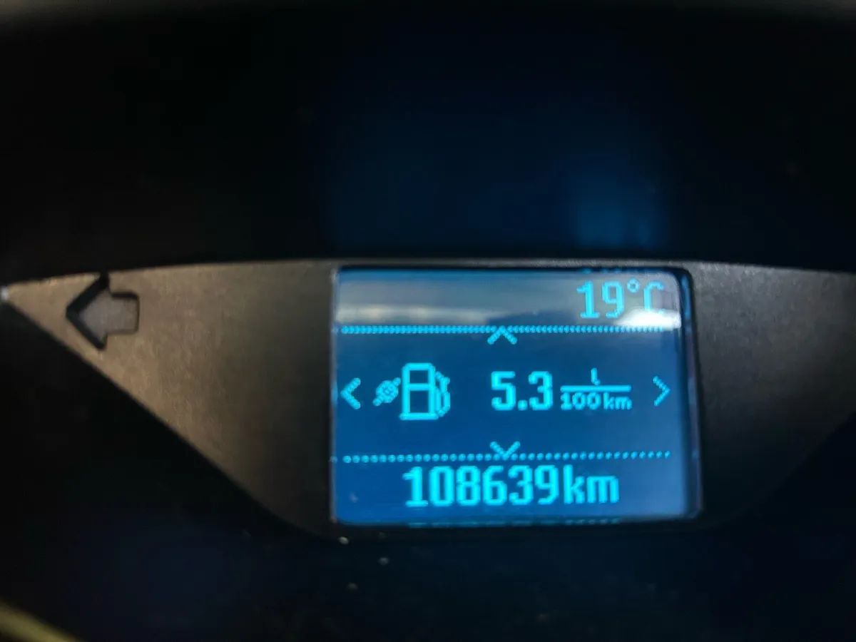 Car - Image 3