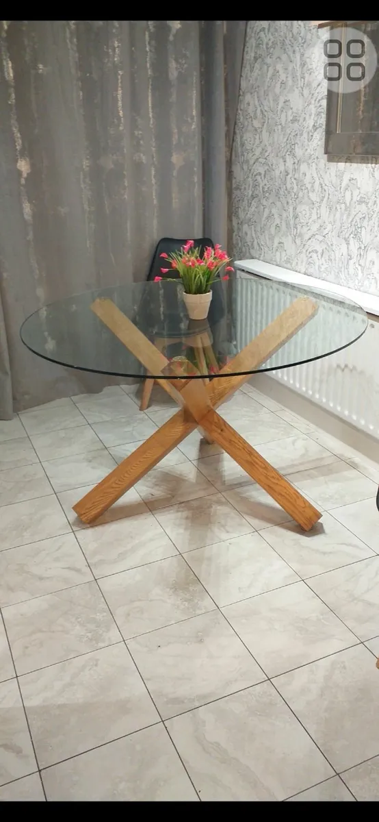 Glass Top Round Dinning Table - Image 2