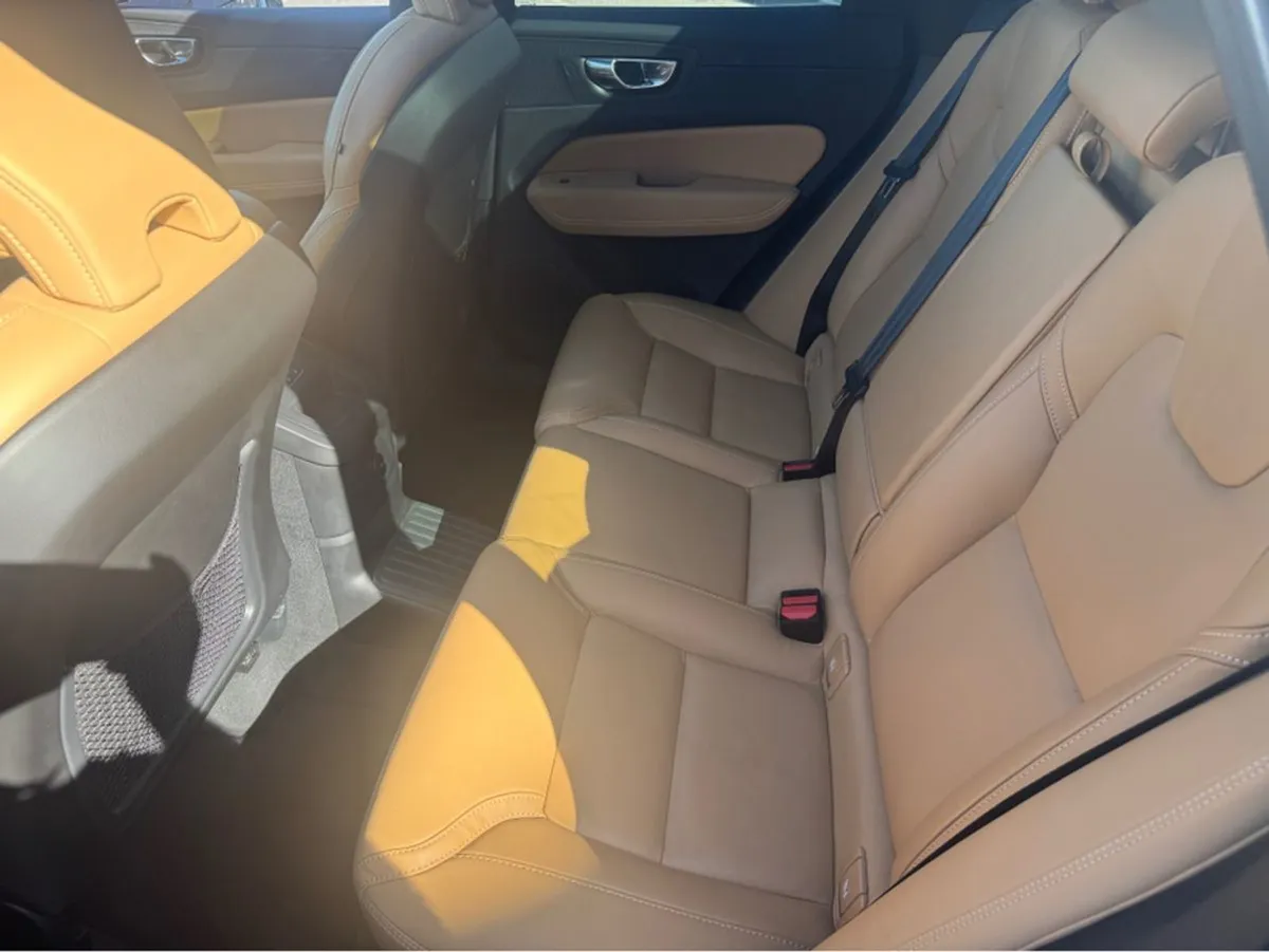 Volvo XC60 T6 Phev Inscription 5DR A Auto - Image 2