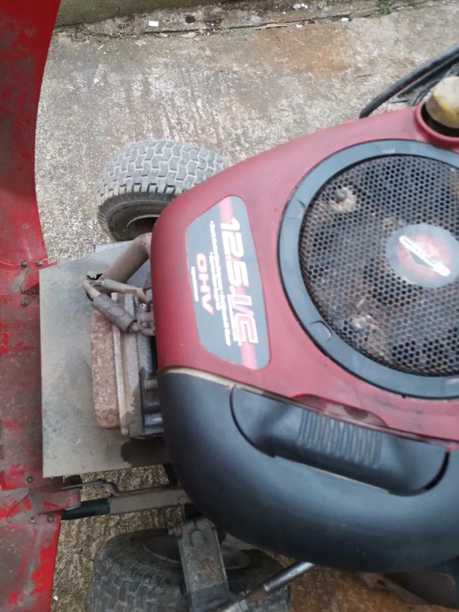 Ride on lawnmower - Image 4