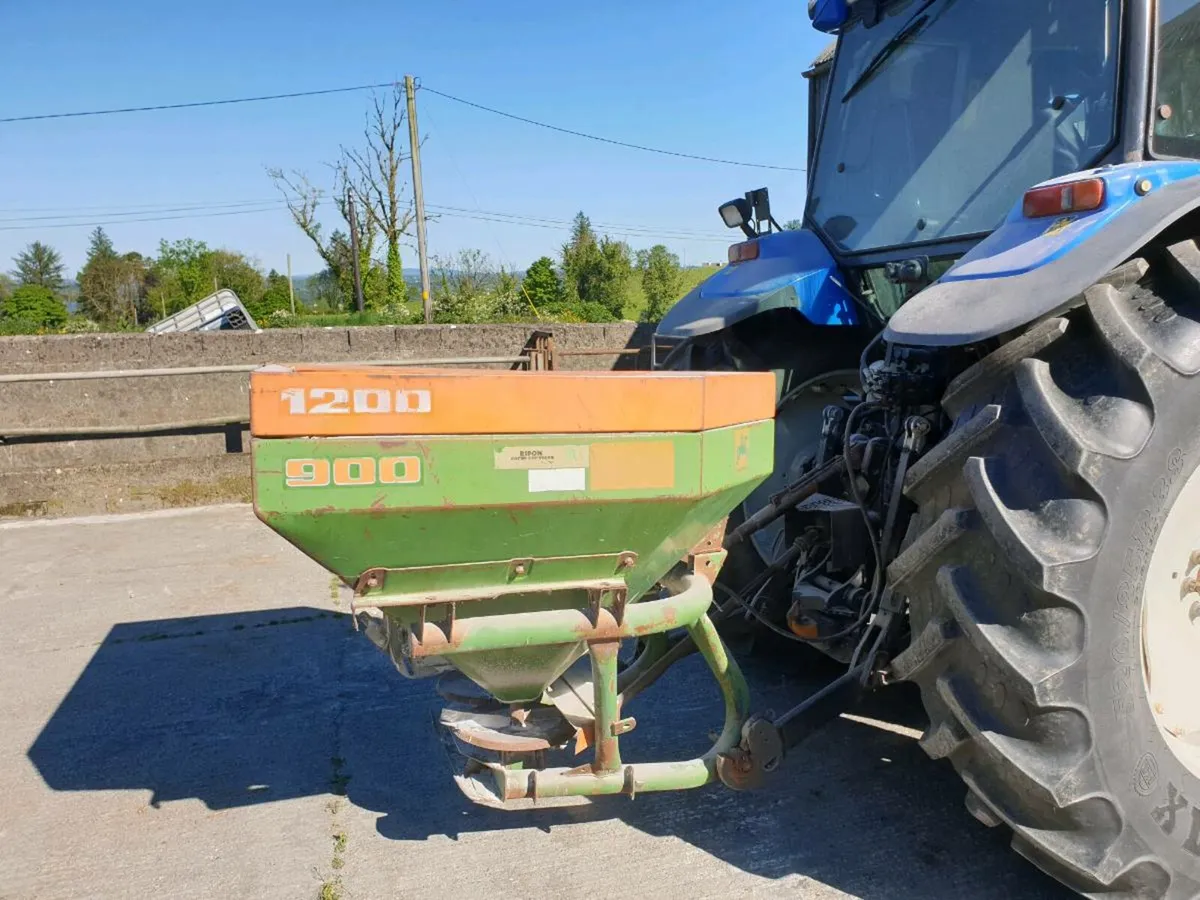 Amazon 1 ton speader - Image 1