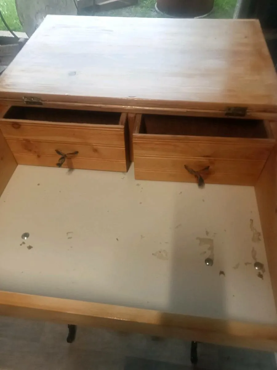 Old sloped writing desk - Image 2