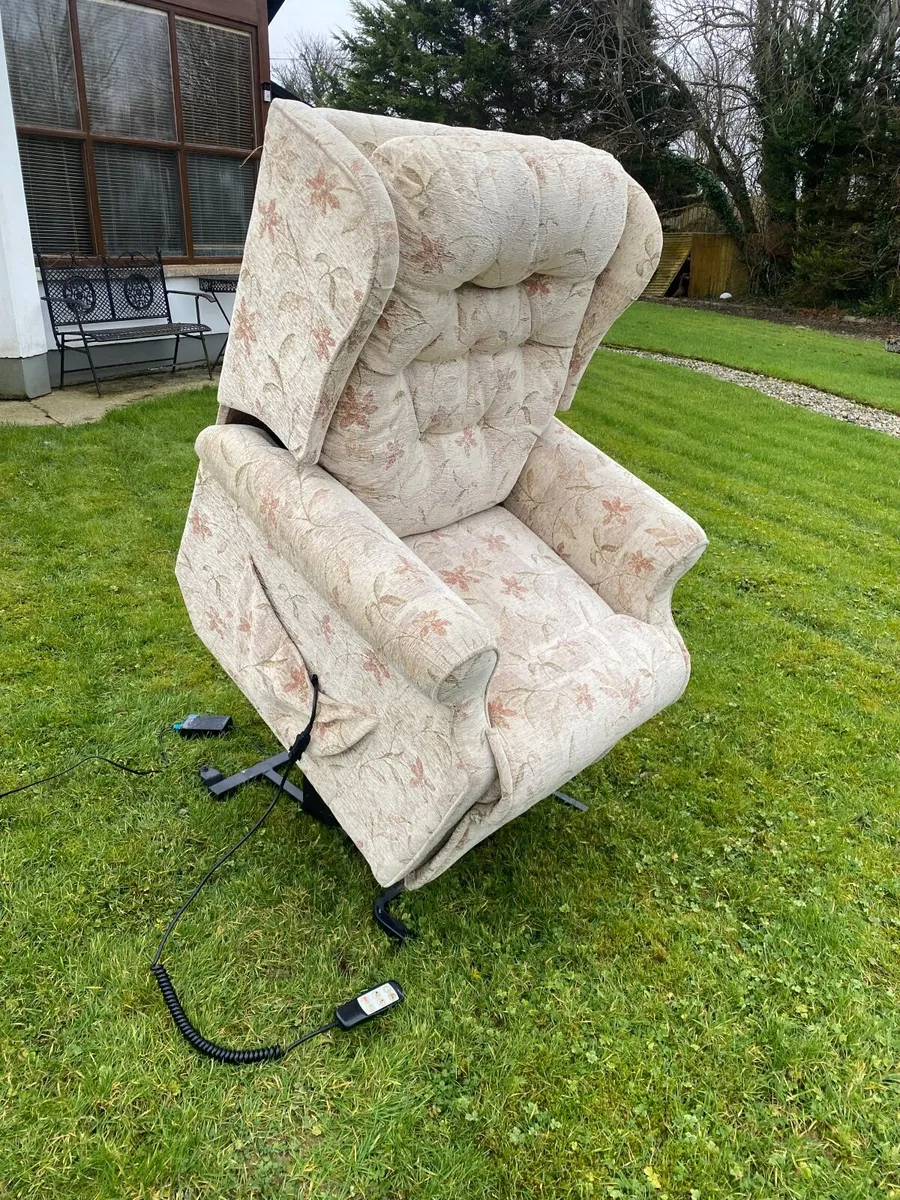 Electric Riser Recliner Mobility Chair 2 Motors - Image 4
