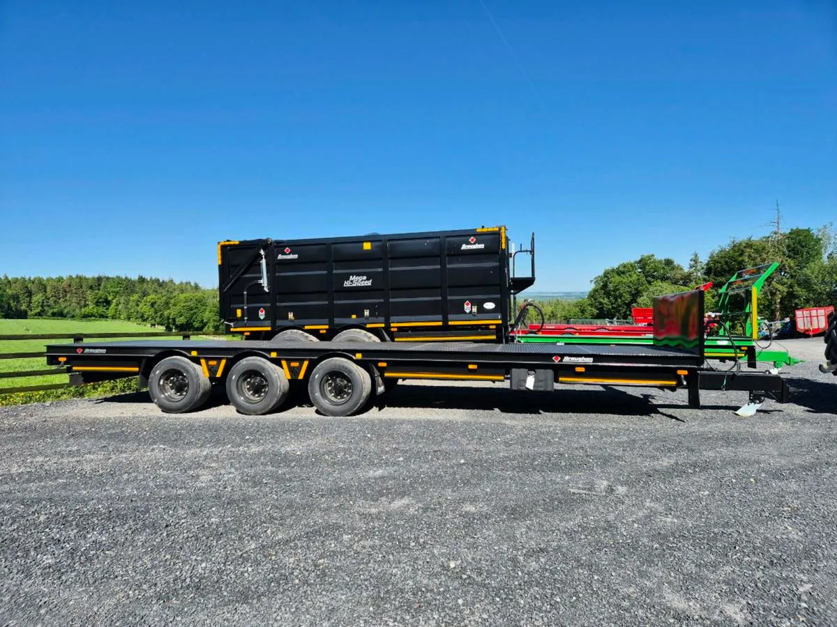 Bale trailer - Image 1
