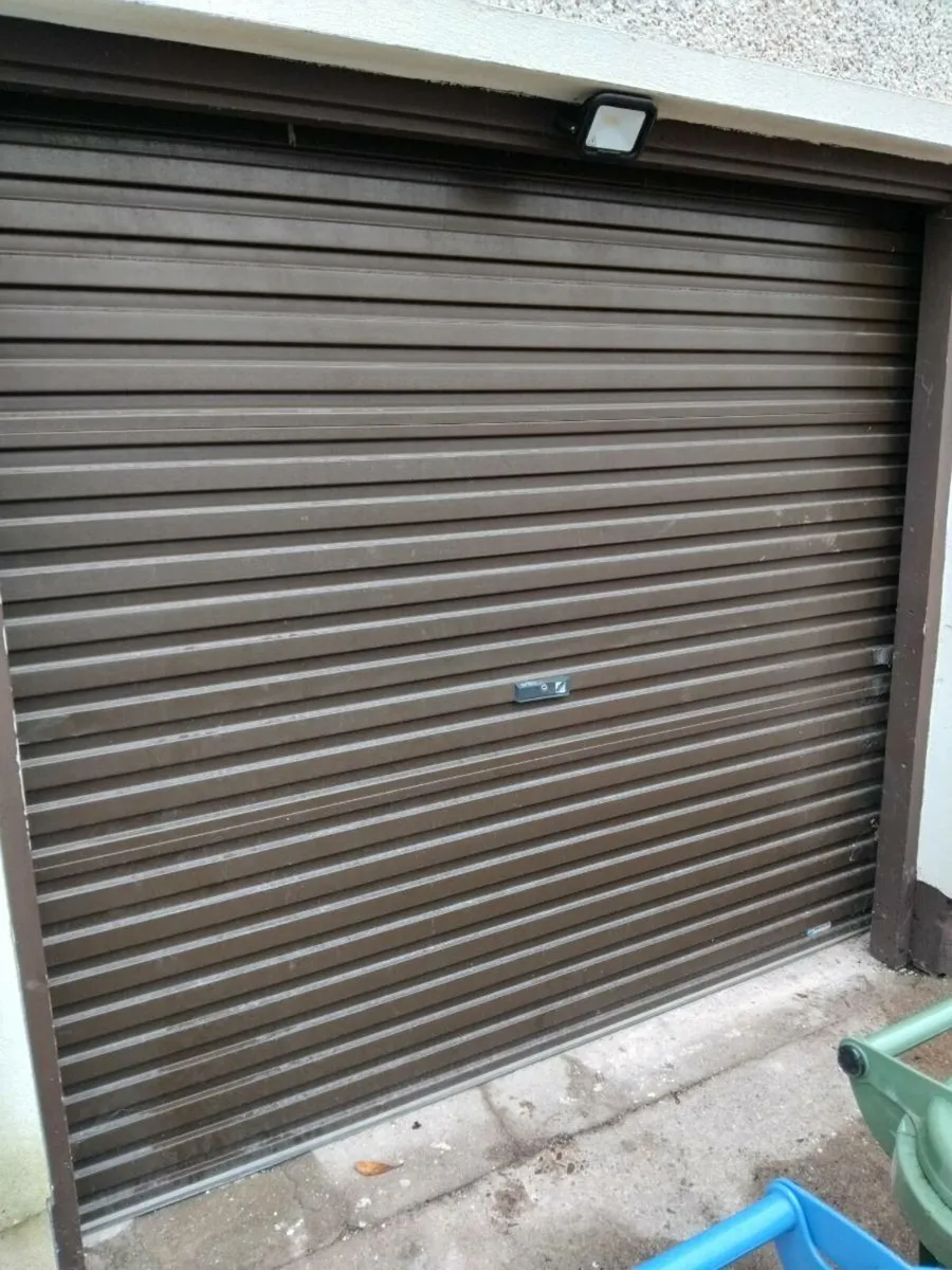 Roller garage door - Image 2