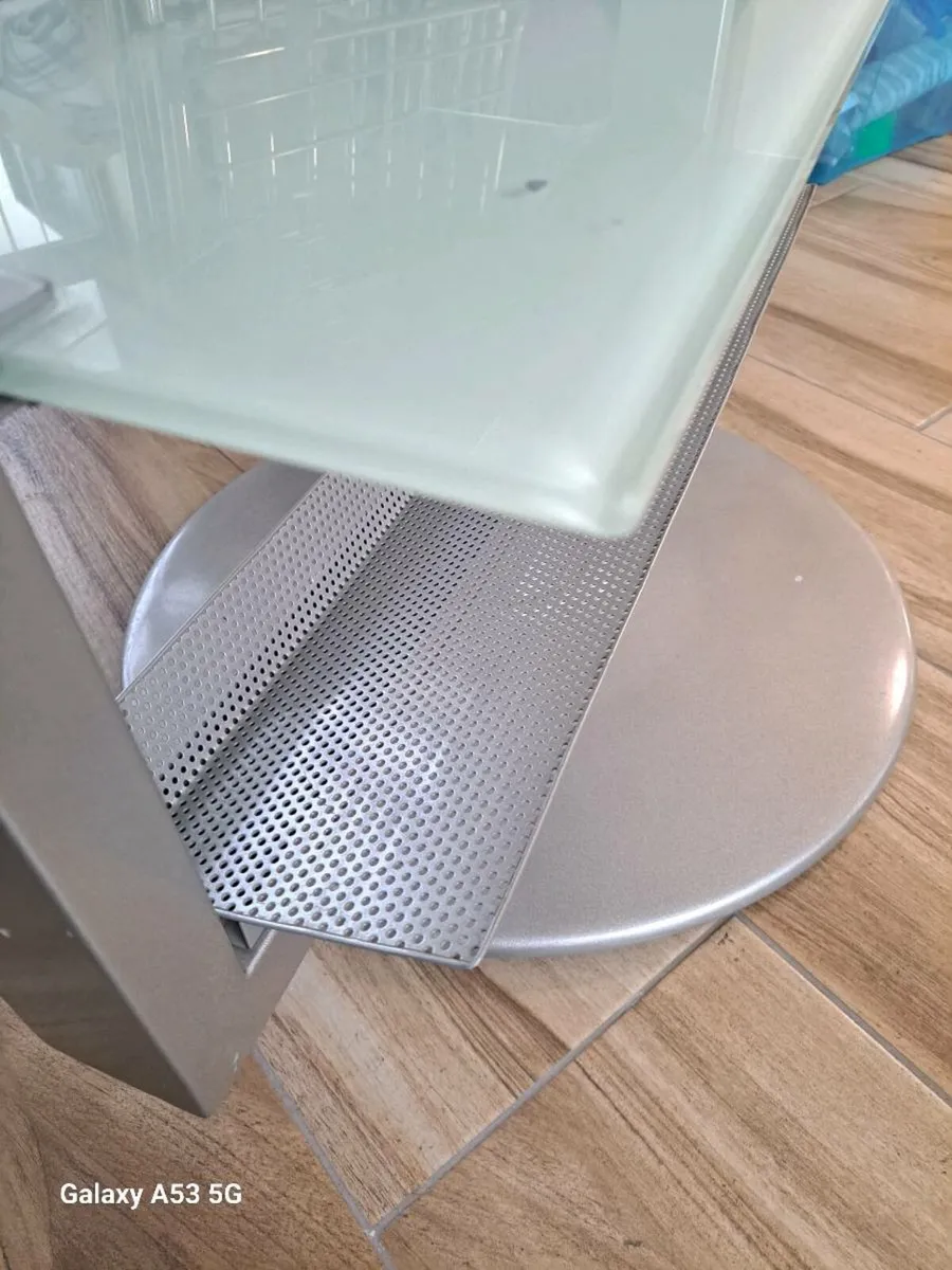 TV stand - Image 4