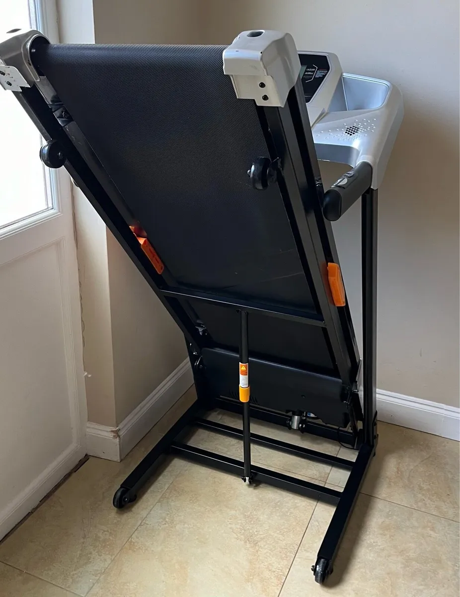 Treadmill 1-14km / 1-10% incline. - Image 1