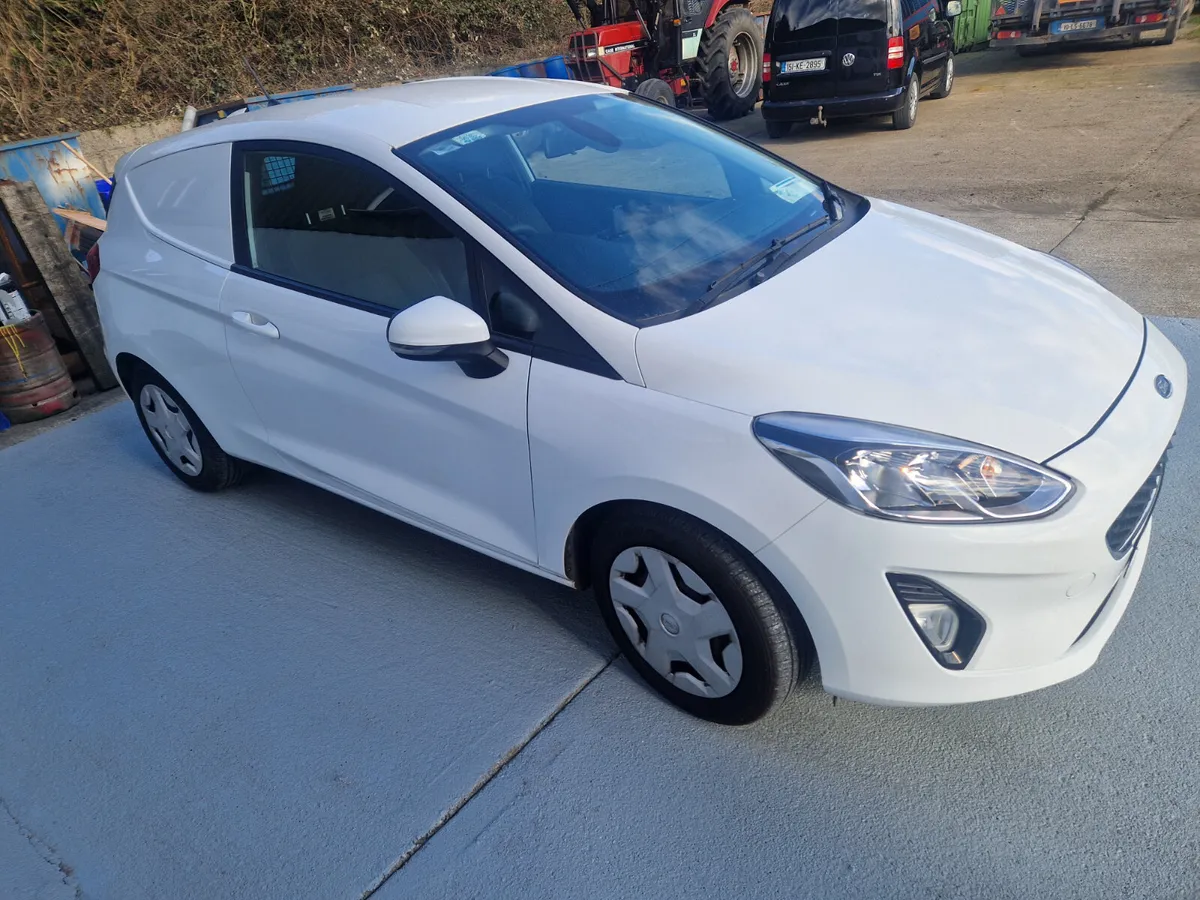 FORD FIESTA COMMERCIAL - Image 2