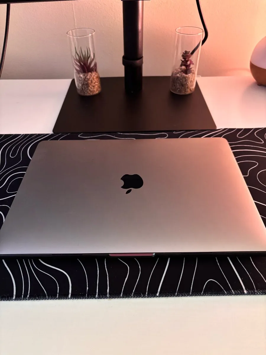 MacBook Pro 13-inch, 2020, Two Thunderbolt 3 ports - Image 1