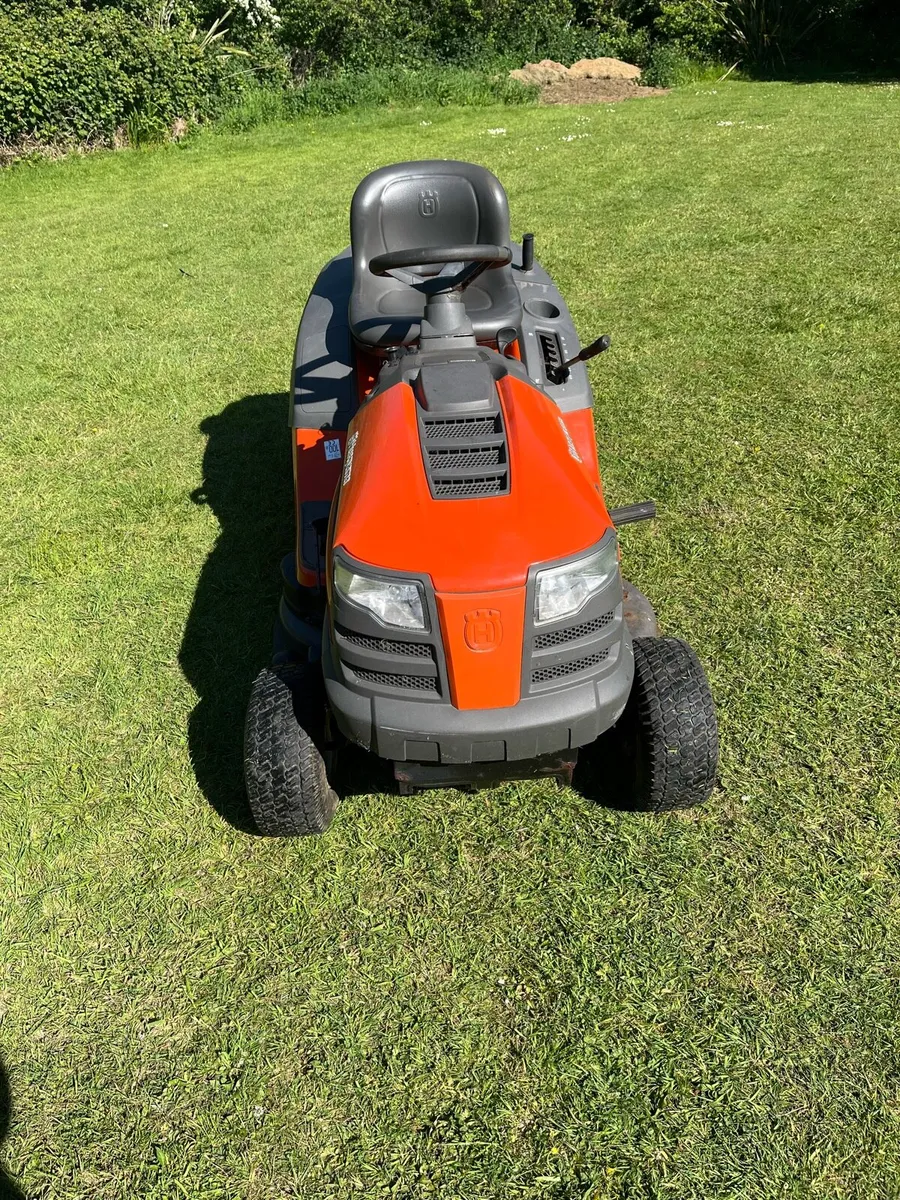 Ride on mower - Image 1