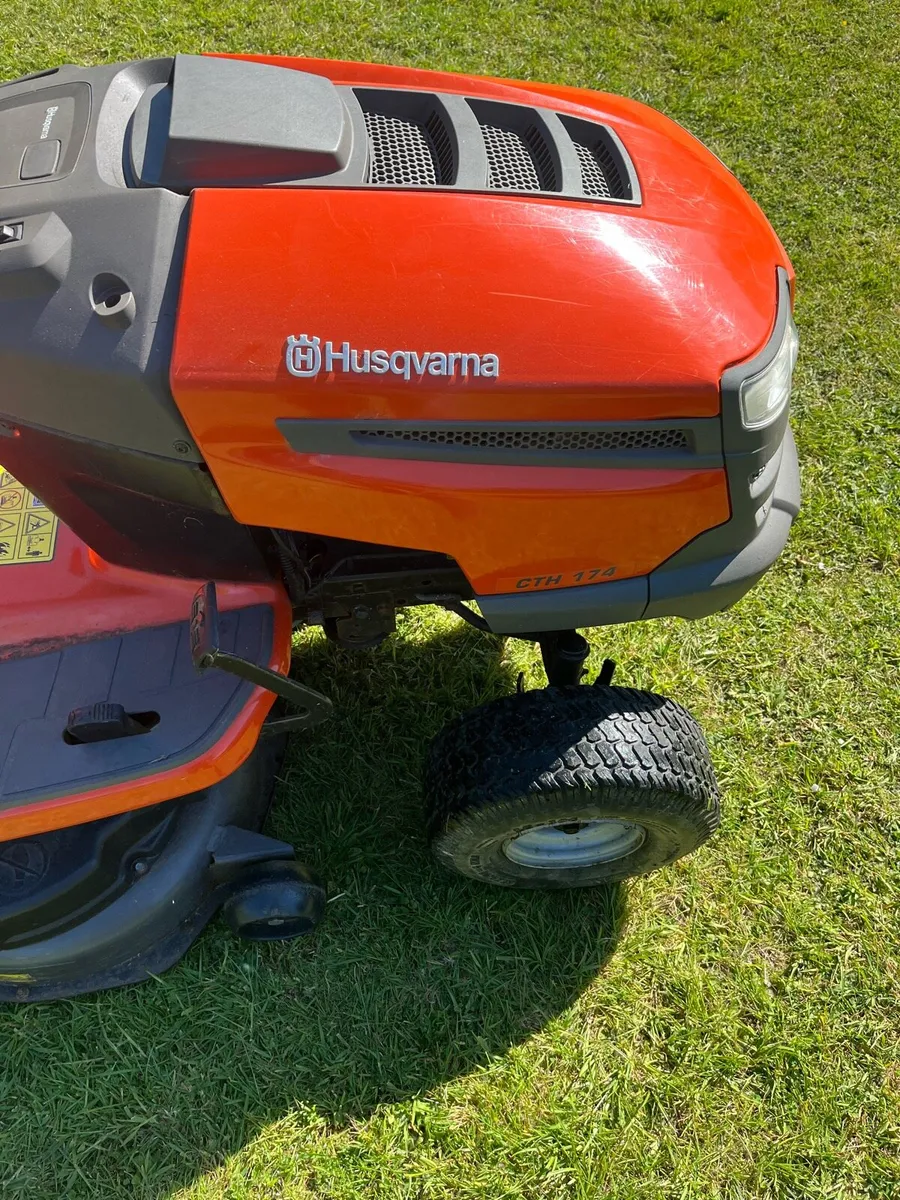 Ride on mower - Image 2