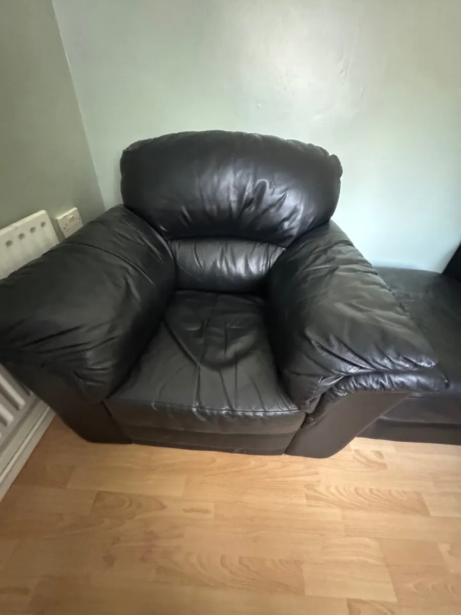 Arm Chairs & Poof - Image 1