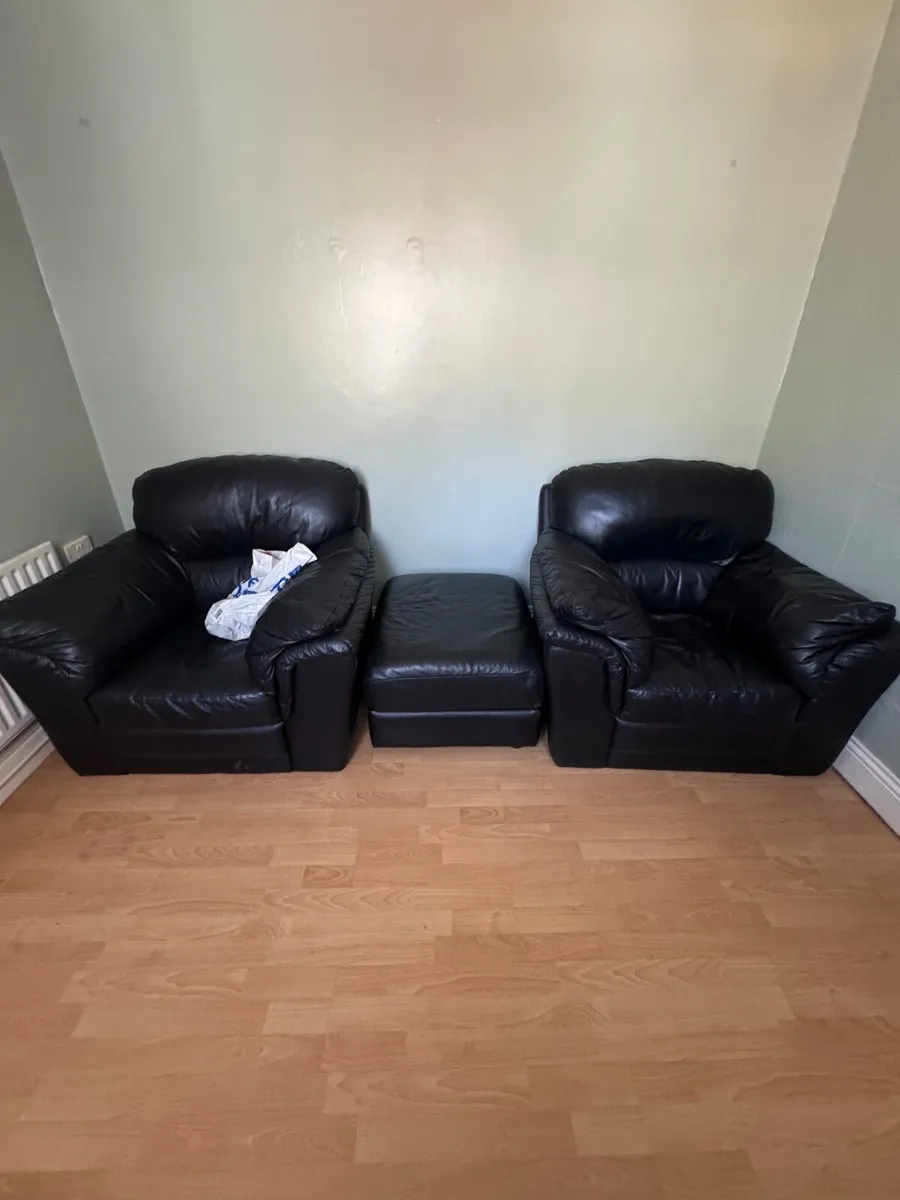 Arm Chairs & Poof - Image 4