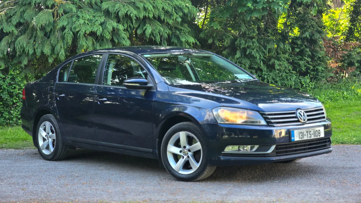 2013 Volkswagen Passat 1.6 TDI LOW MILEAGE - Image 2