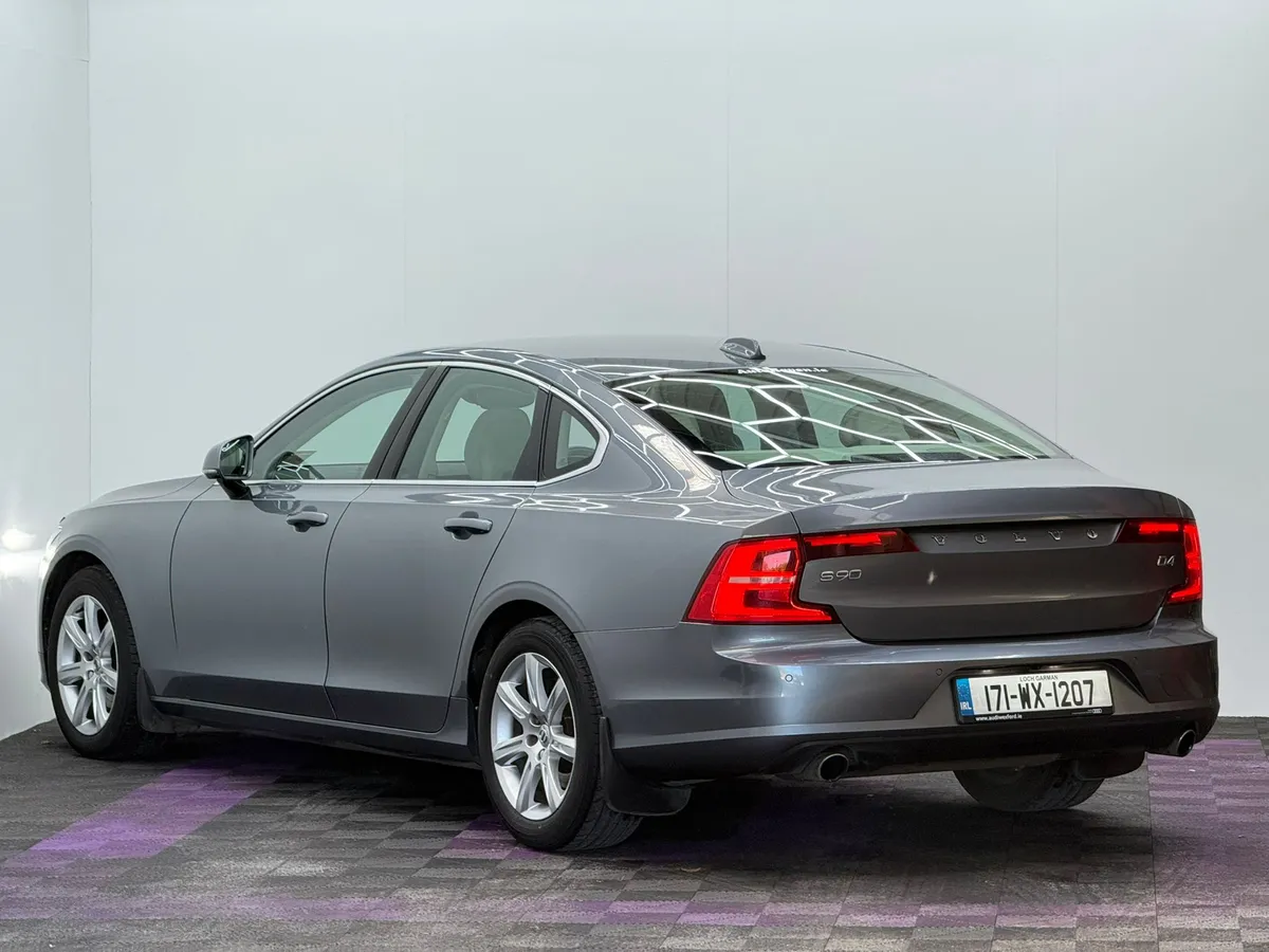 2017 Volvo S90 Momentum GT 2.0D, Automatic - Image 4
