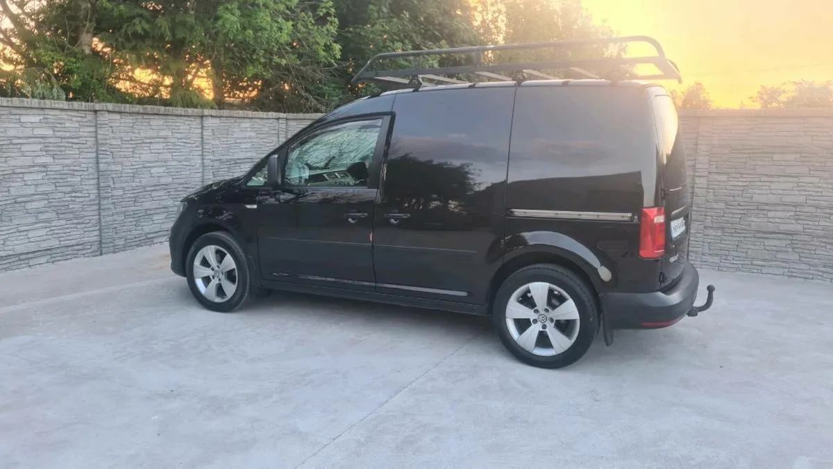 VWCADDY 2016 2.0TD150BHP 6speed BLACK - Image 2