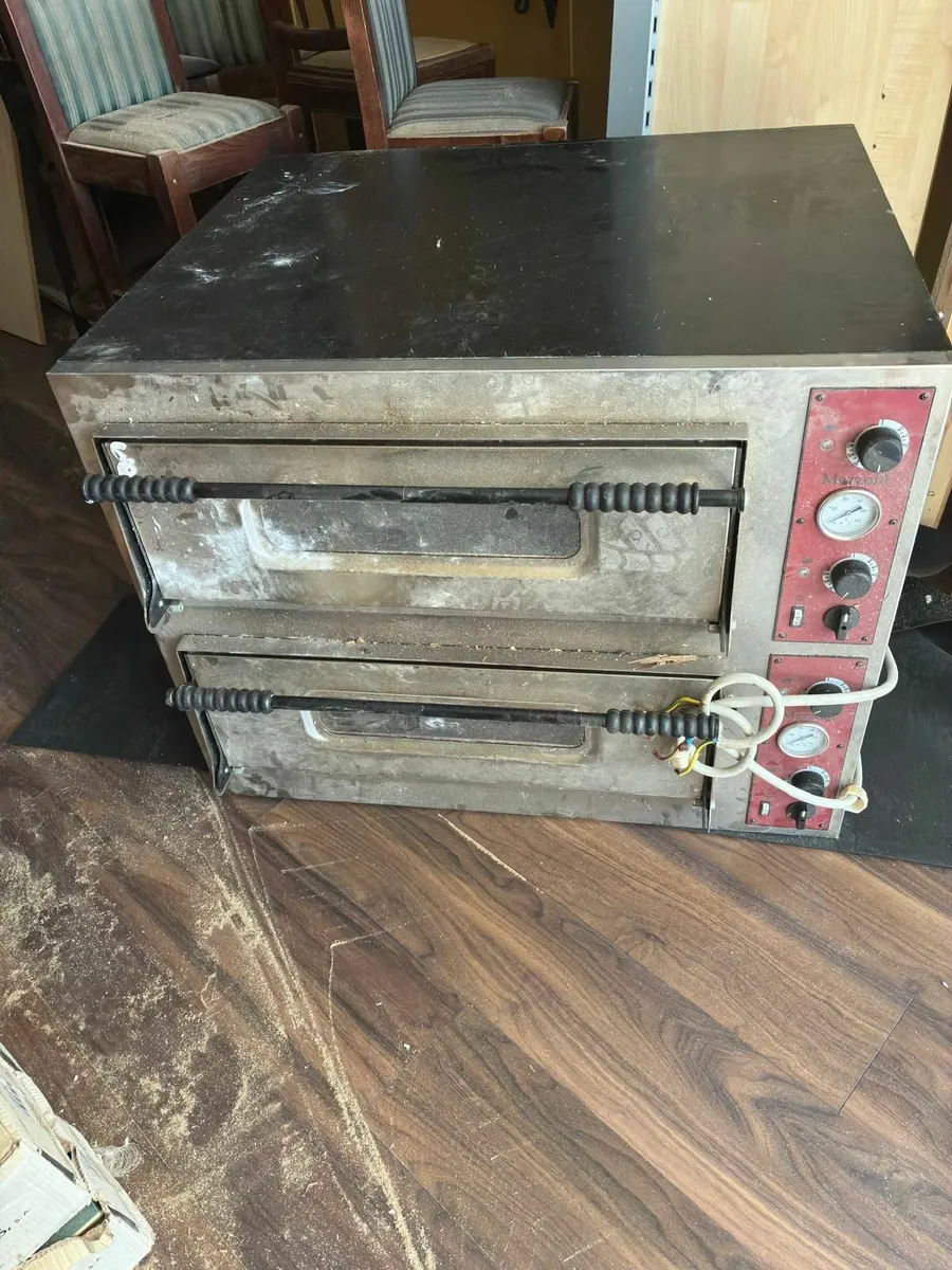 Pizza Oven - Image 1