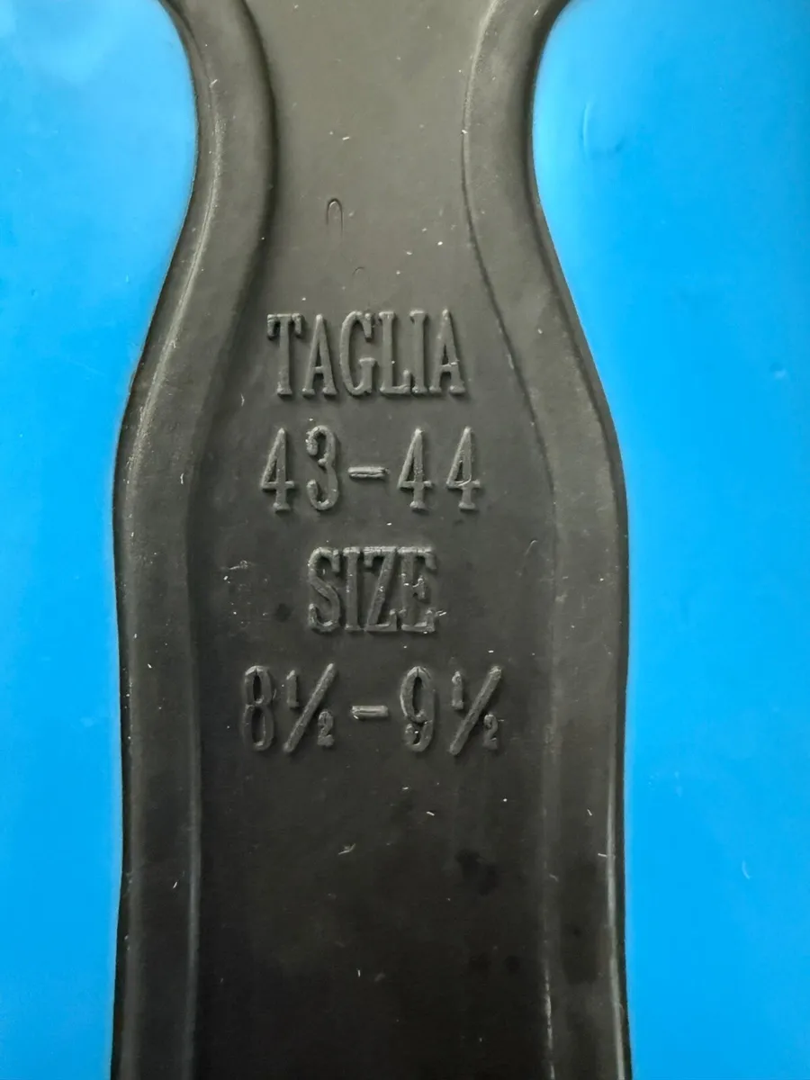 Swim fins 8.5-9.5 in swords - Image 2