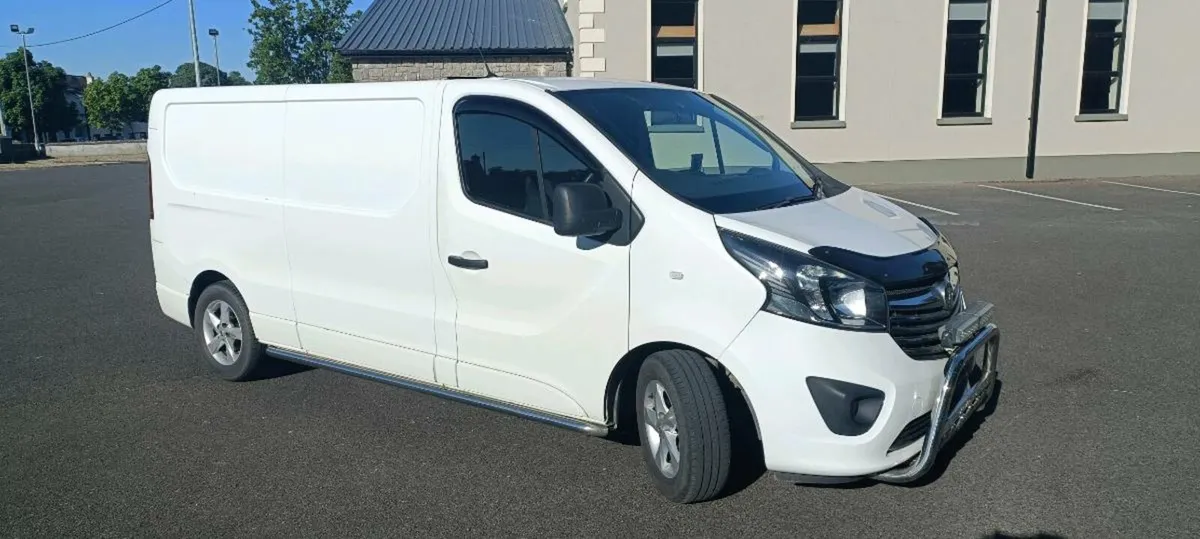2015 Vauxhall vivaro LWB - Image 3