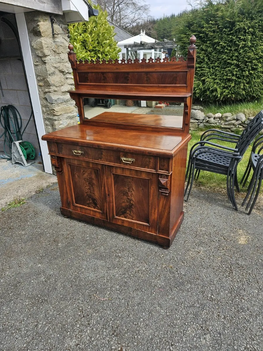 Sideboard