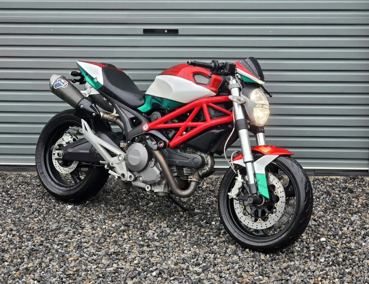 DUCATI MONSTER M696 - Image 1