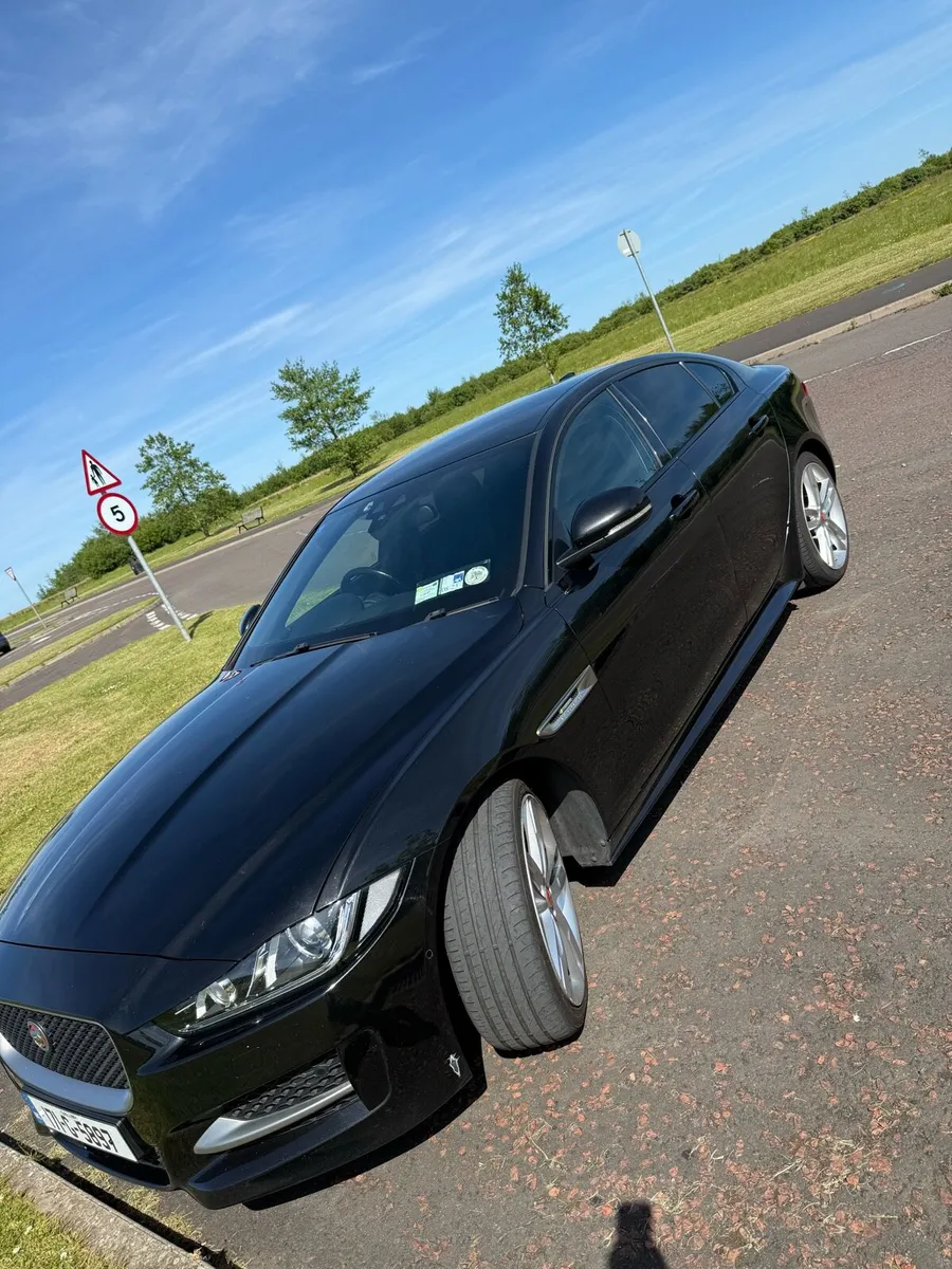 Car - Image 3