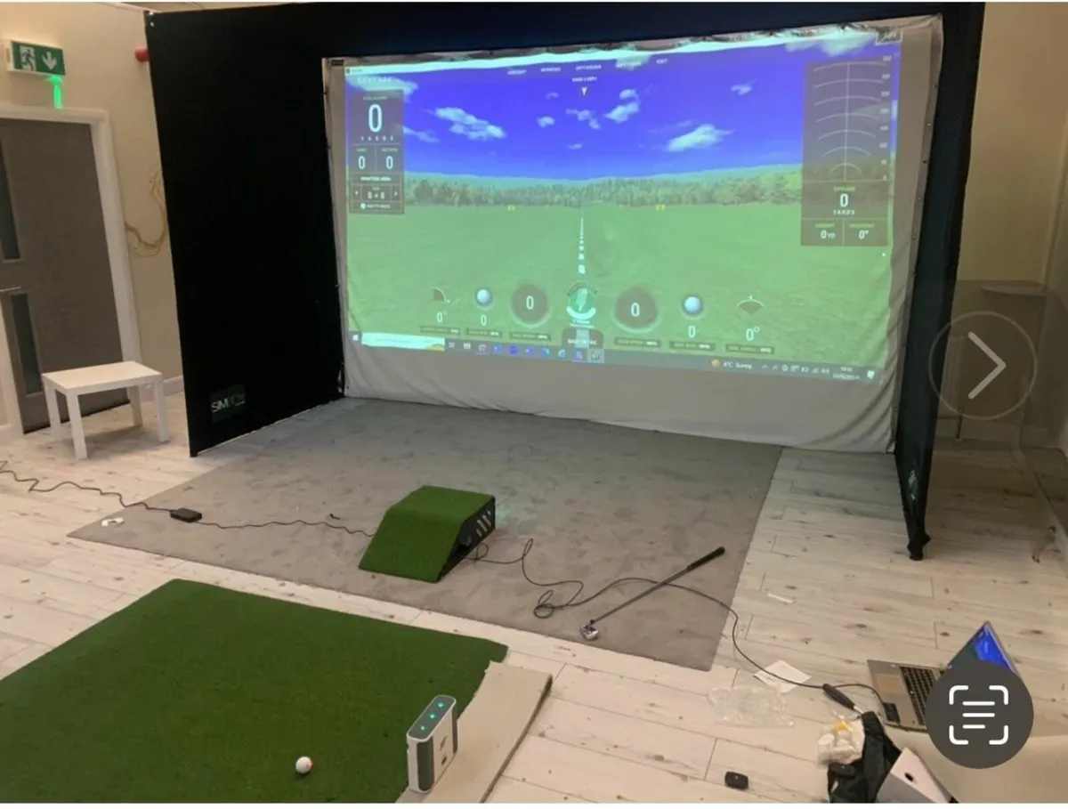 Golfbays Simulator Enclosure and Impact Screen - Image 1