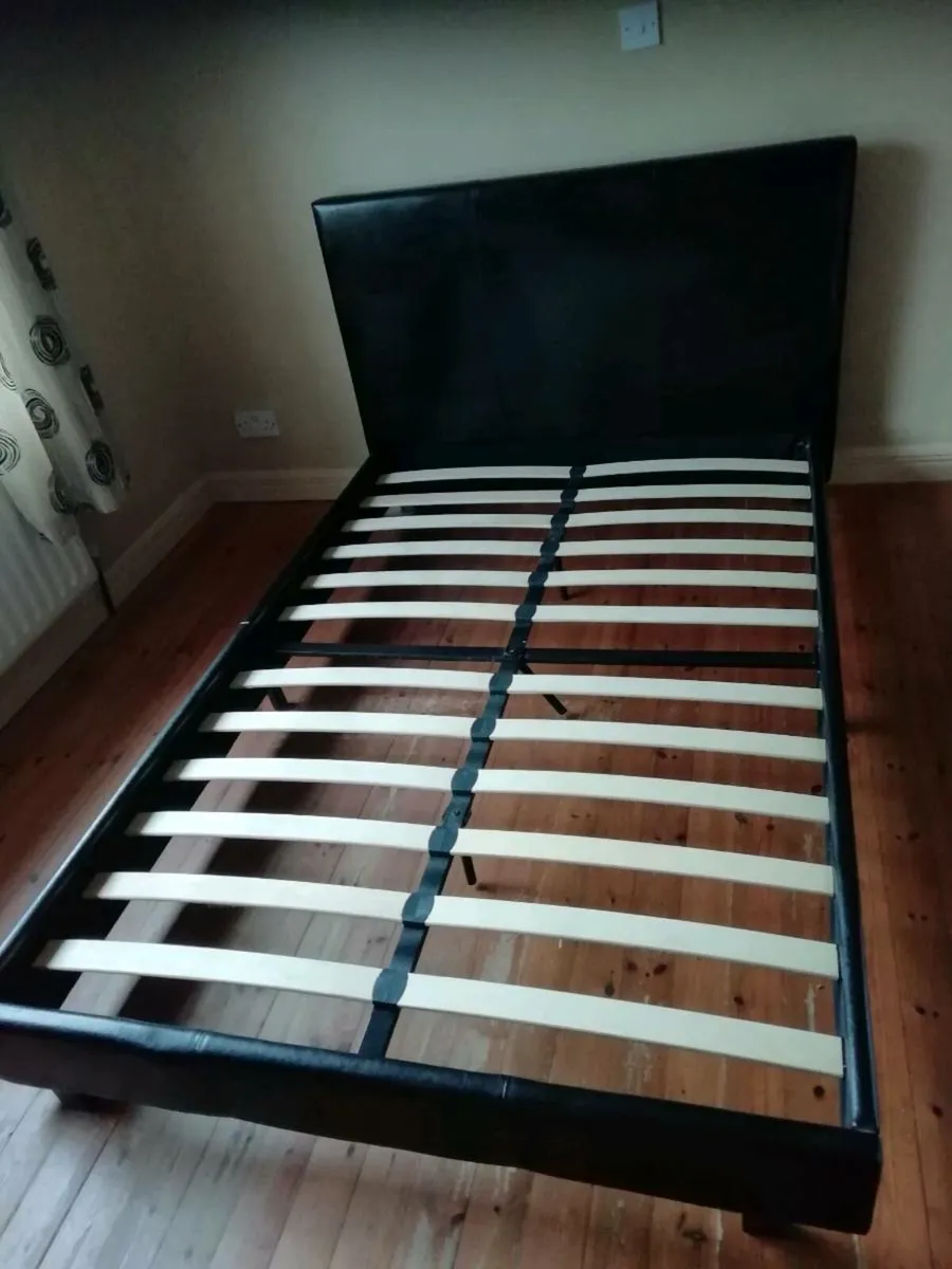 Bed frame - Image 1