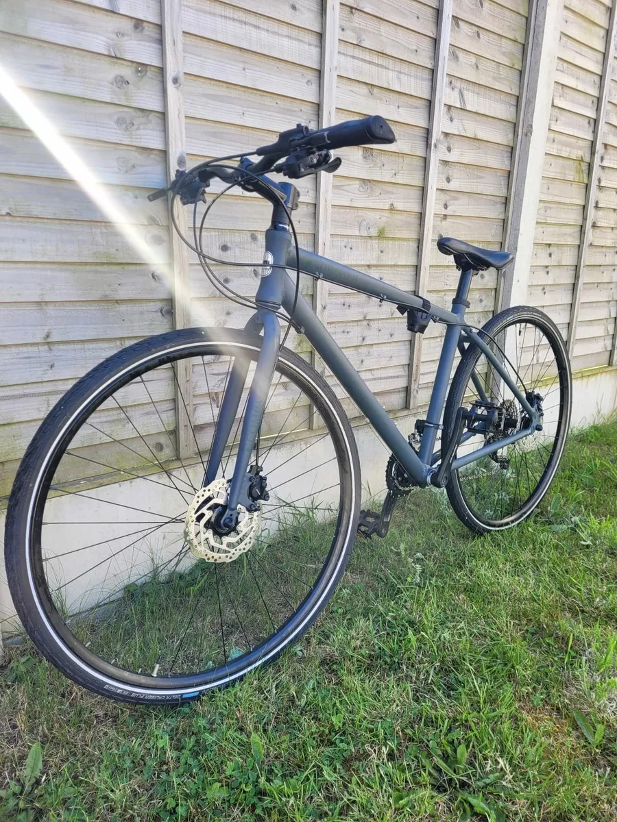 Martello Hybrid Bike and Lock - Image 1