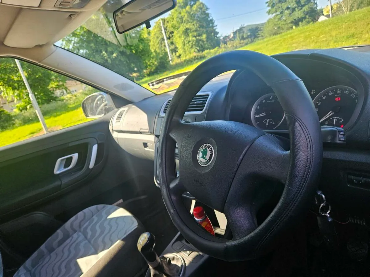 08 skoda fabia estate,1.2 petrol look - Image 4