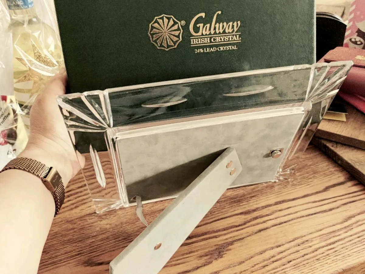 GALWAY CRYSTAL, Heavy New 5x7 Photo Frame ! - Image 3