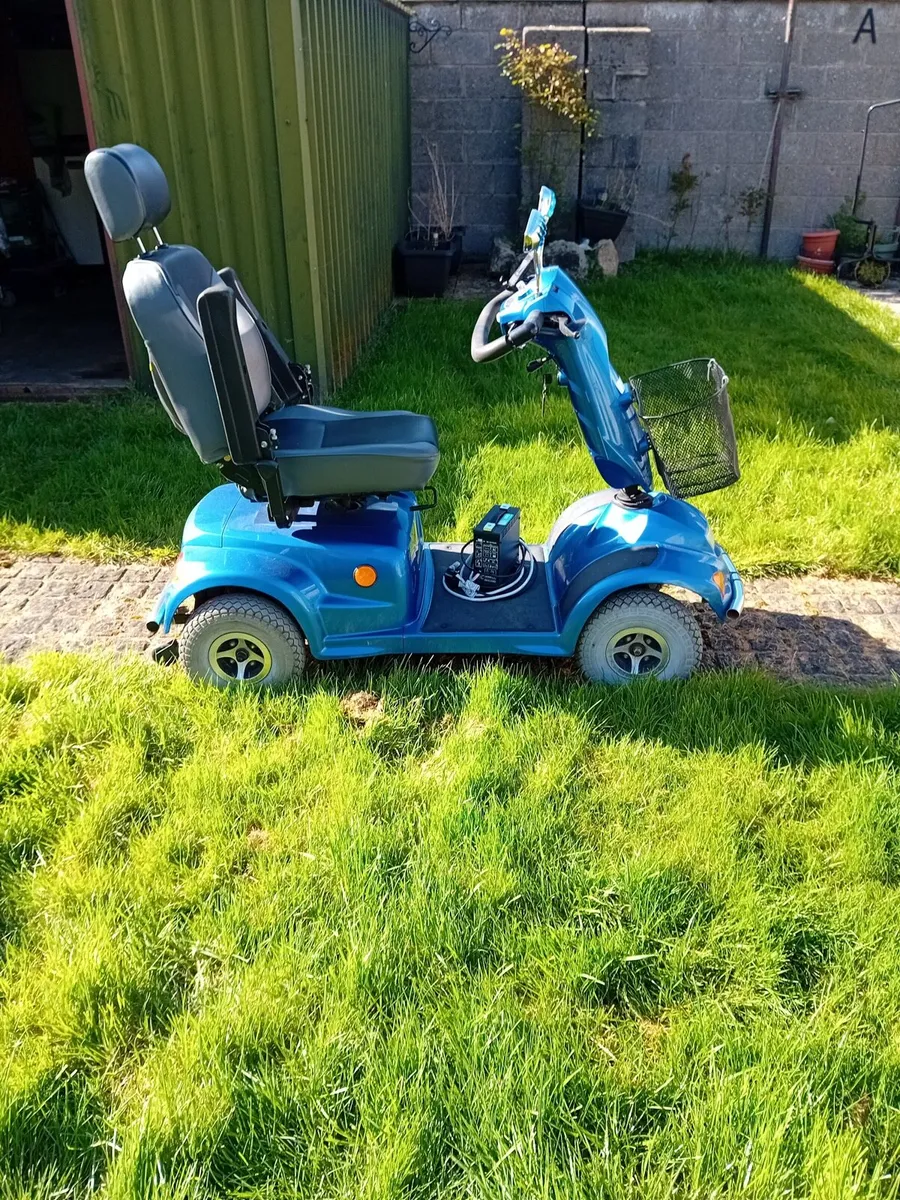 BREAKING MOBILITY SCOOTER - Image 1