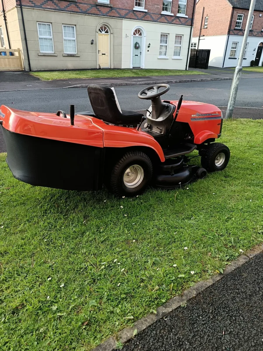 Husqvarna ride on lawnmower - Image 2