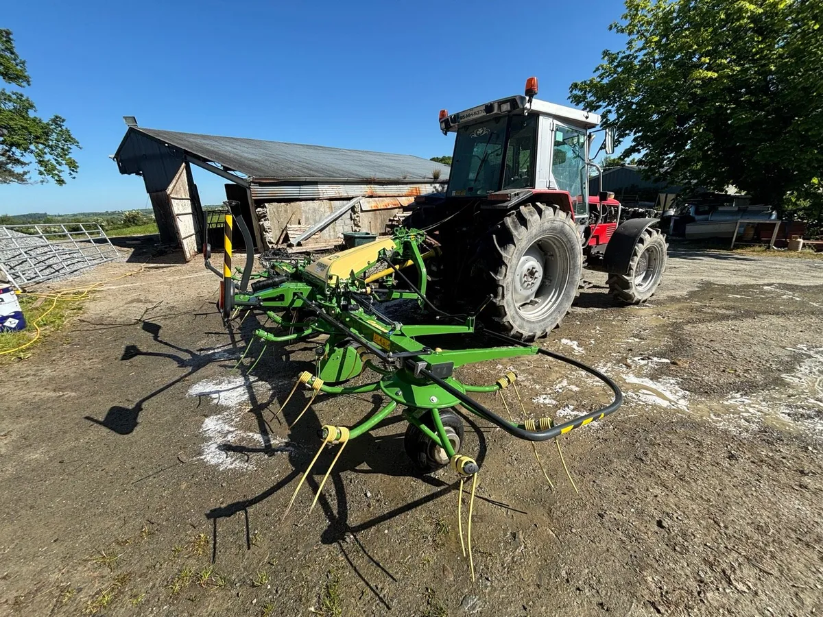 Krone vendro 560 Tedder - Image 1