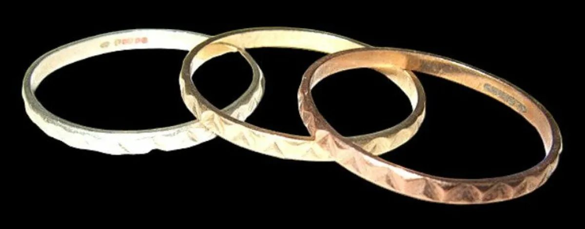 3 Hallmarked 9ct Rose/White/Yellow Gold Rings - Image 2