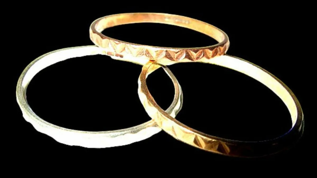 3 Hallmarked 9ct Rose/White/Yellow Gold Rings - Image 3