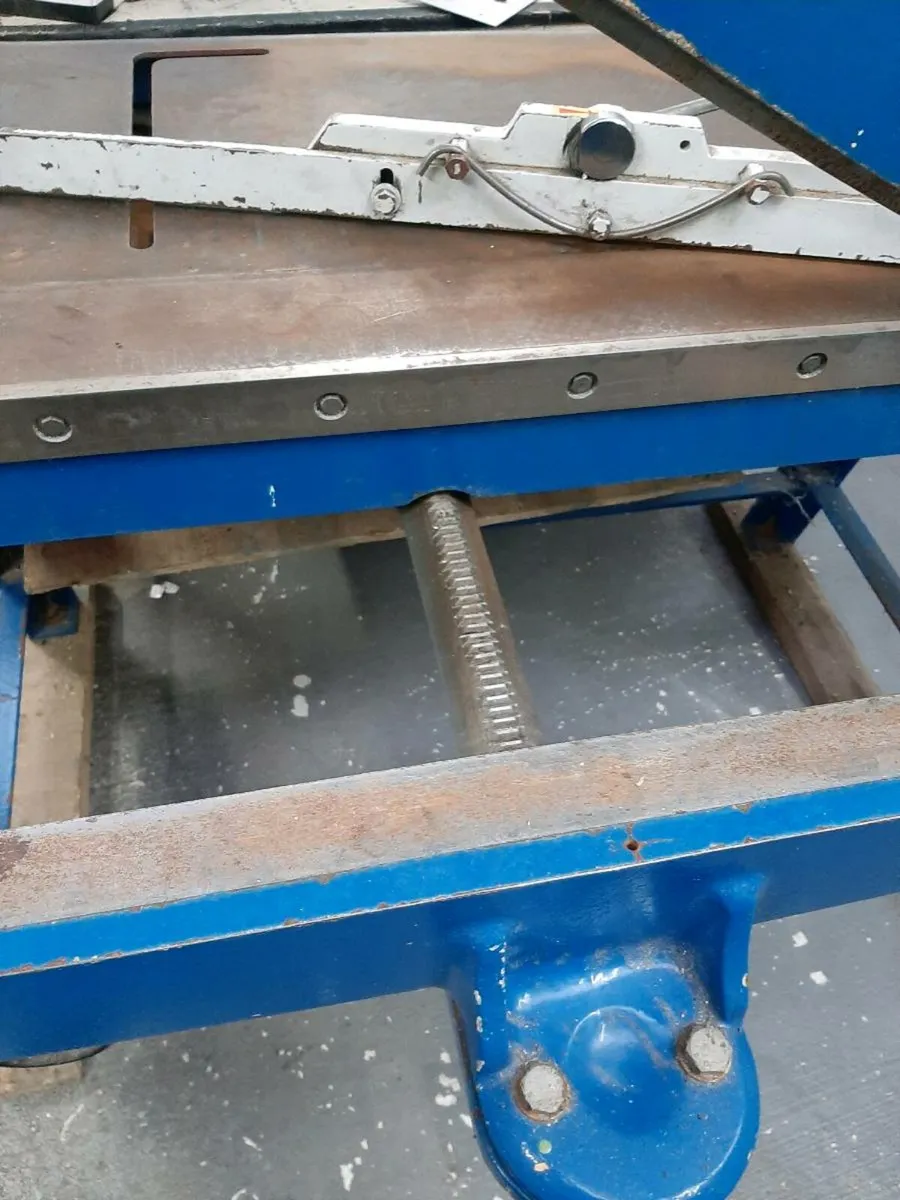 Sheet metal guillotine - Image 4