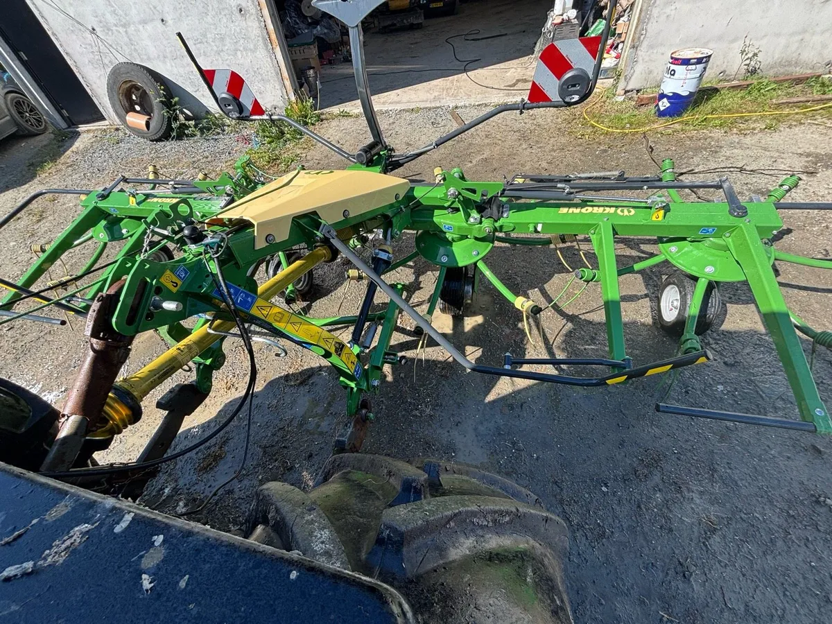 Krone vendro 560 Tedder - Image 4