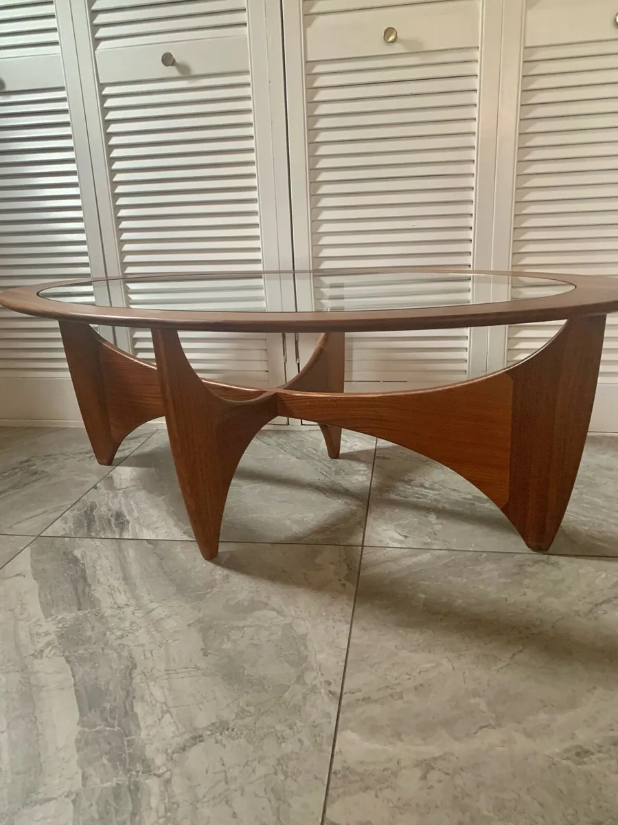Mid century G Plan Astro Oval coffee table - Image 1