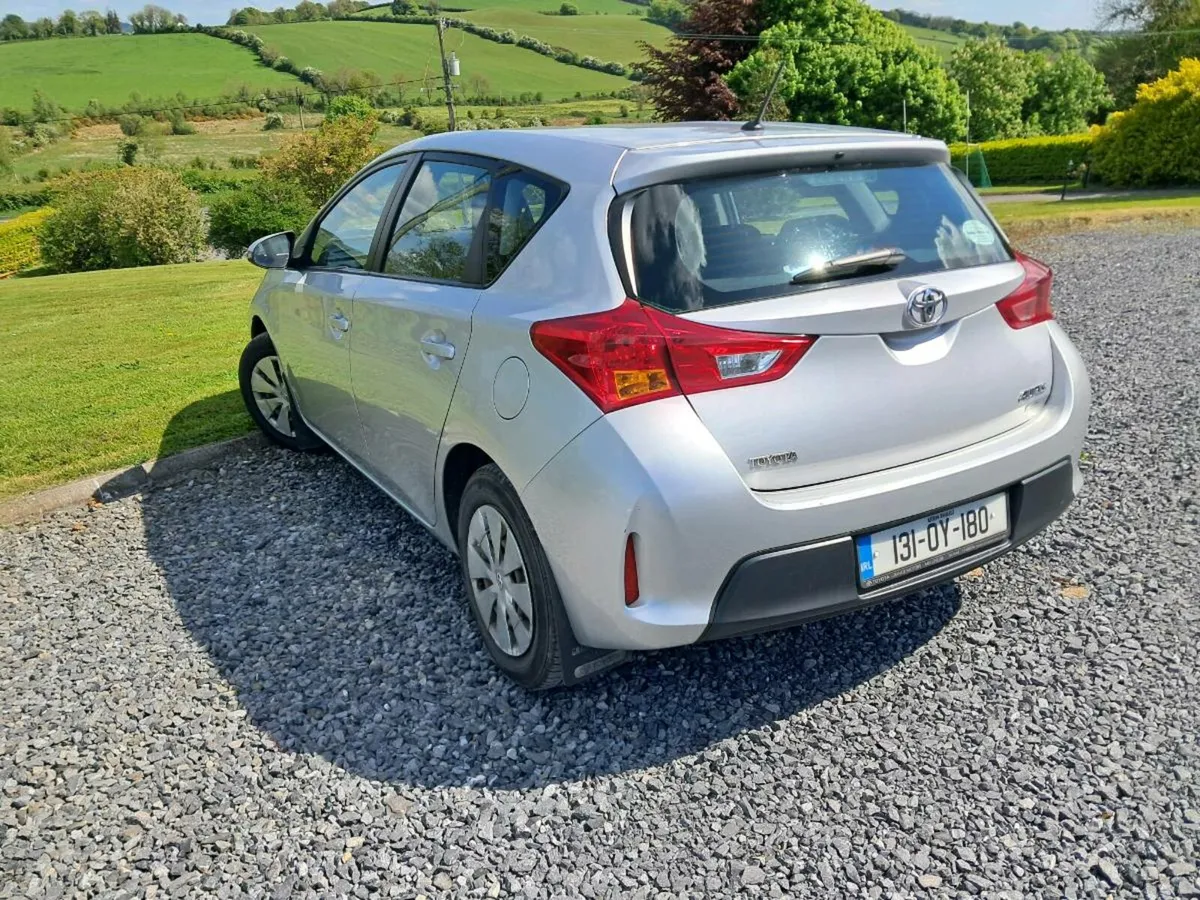 Toyota  Aris  1.4 Dìesel - Image 4